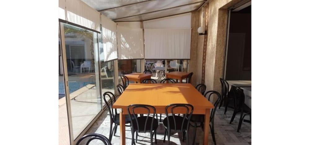 Adonis Arc Hotel Aix Aix-en-Provence Exterior foto